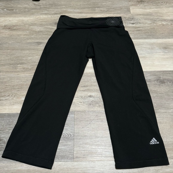 Adidas Cropped Yoga Pants Womens Black Athletic Stretch Active - Picture 1 of 5